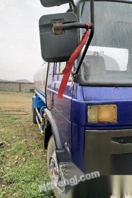 康明斯發(fā)動機灑水車 優(yōu)質(zhì)高效的城市清潔解決方案