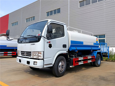 東風(fēng)145綠化灑水車 多功能環(huán)保利器在建設(shè)與綠化中的應(yīng)用